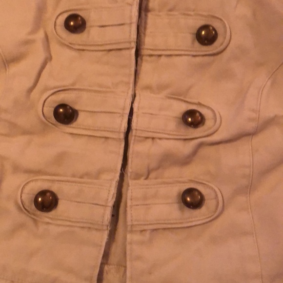 Juniors Seashell Cream Vest - Picture 3 of 3